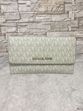 Michael Kors Signature Logo Trifold Wallet Pink & White Vanilla/Ballet Pink